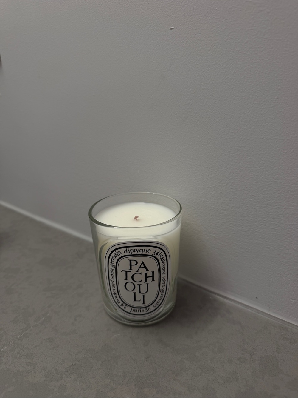 diptyque White Patchouli Scented Glass Candle